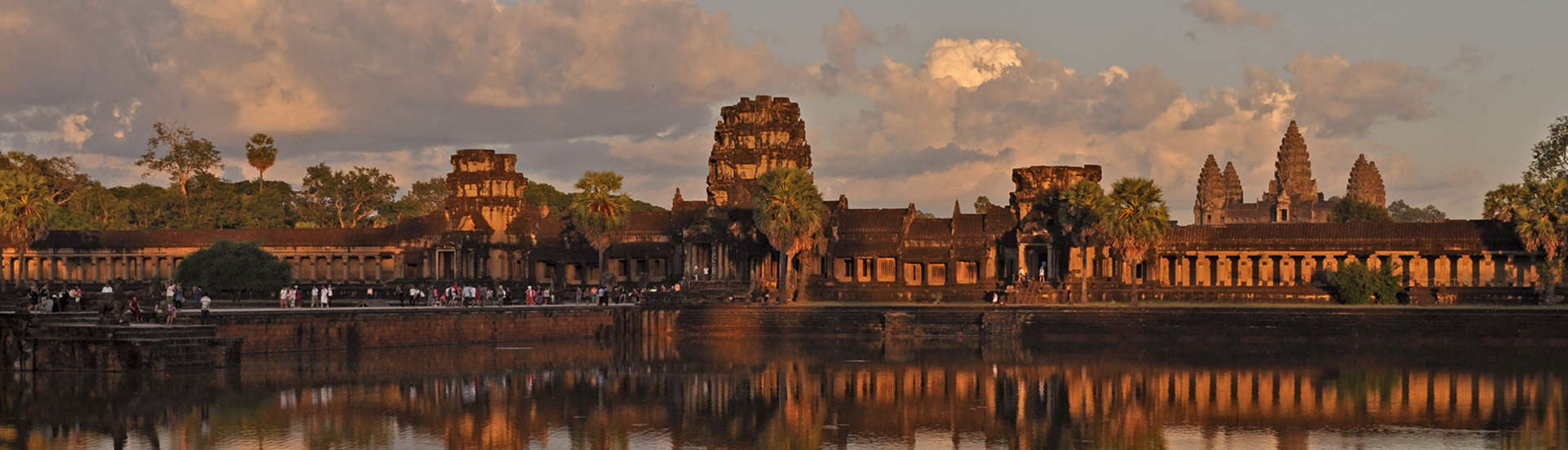Read more about the article Angkor Wat-Bayon and Ta Prohm Shared Tour